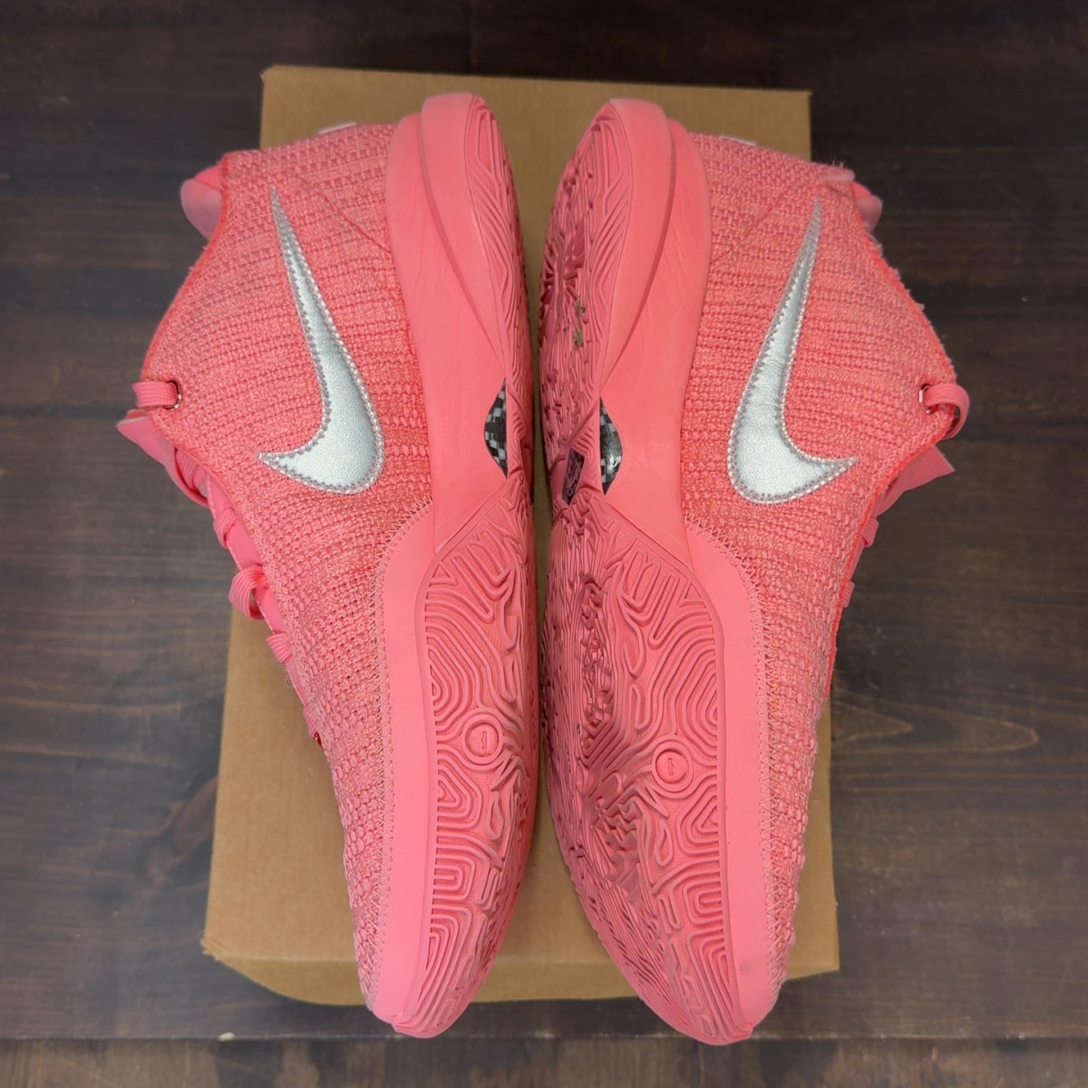 Nike LeBron 20 Pink Diamond Size 12 (Pre-Owned) - Image 4