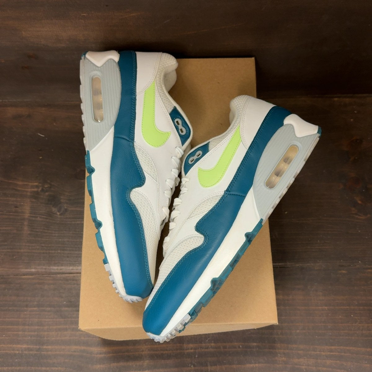 Nike Air Max 90/1 Spruce Lime Size 11 (Pre-Owned) - Image 2
