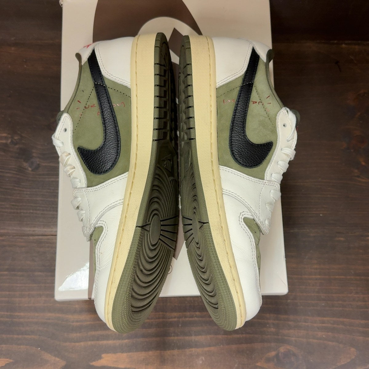 Jordan 1 Retro Low OG SP Travis Scott Medium Olive - Image 4