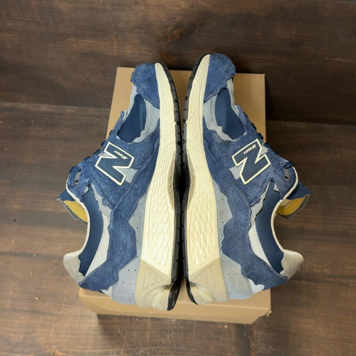 New Balance 2002R Protection Pack Navy Grey Size 11.5 (Pre-Owned) - Image 6