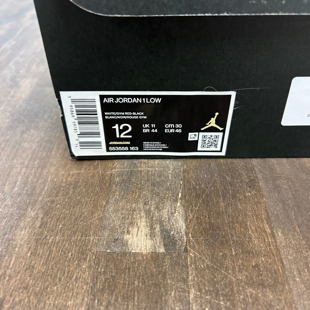 Jordan 1 Low Bulls - Image 6