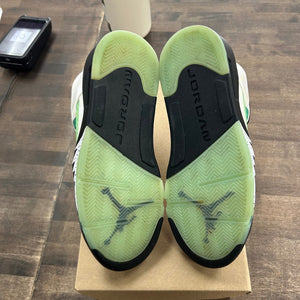 Jordan 5 Retro Island Green Size 9.5 (Pre-Owned) - Image 5