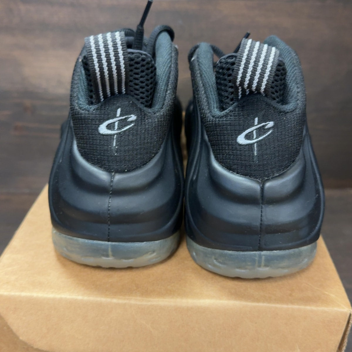 Nike Air Foamposite One Stealth Size 11.5 - Image 5