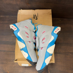 Wolf Grey Dynamic Blue Nike Air Dimond Turf 2 (GS) Size 4.5Y (Pre-Owned) - Image 2