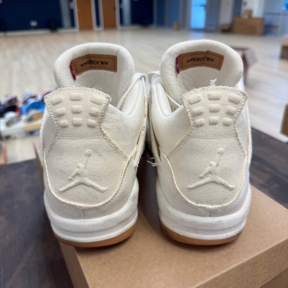 Jordan 4 Retro Levi's Denim (Tag with Levi's Logo) Size 12 (Pre-Owned) - Image 5