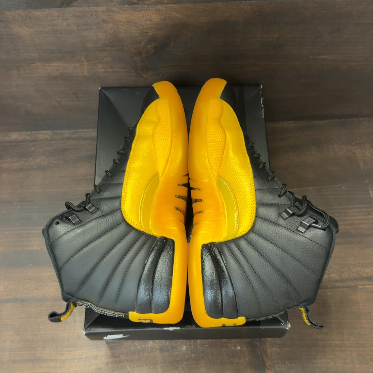Jordan 12 Retro Black University Gold Size 9.5 (Pre-Owned) - Image 6