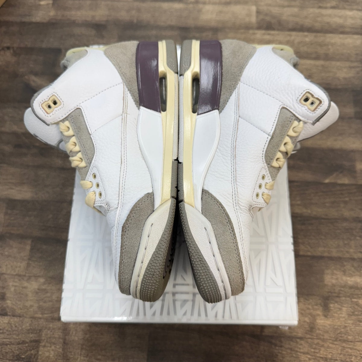 Jordan 3 Retro SP A Ma Maniére (Women's) - Image 2