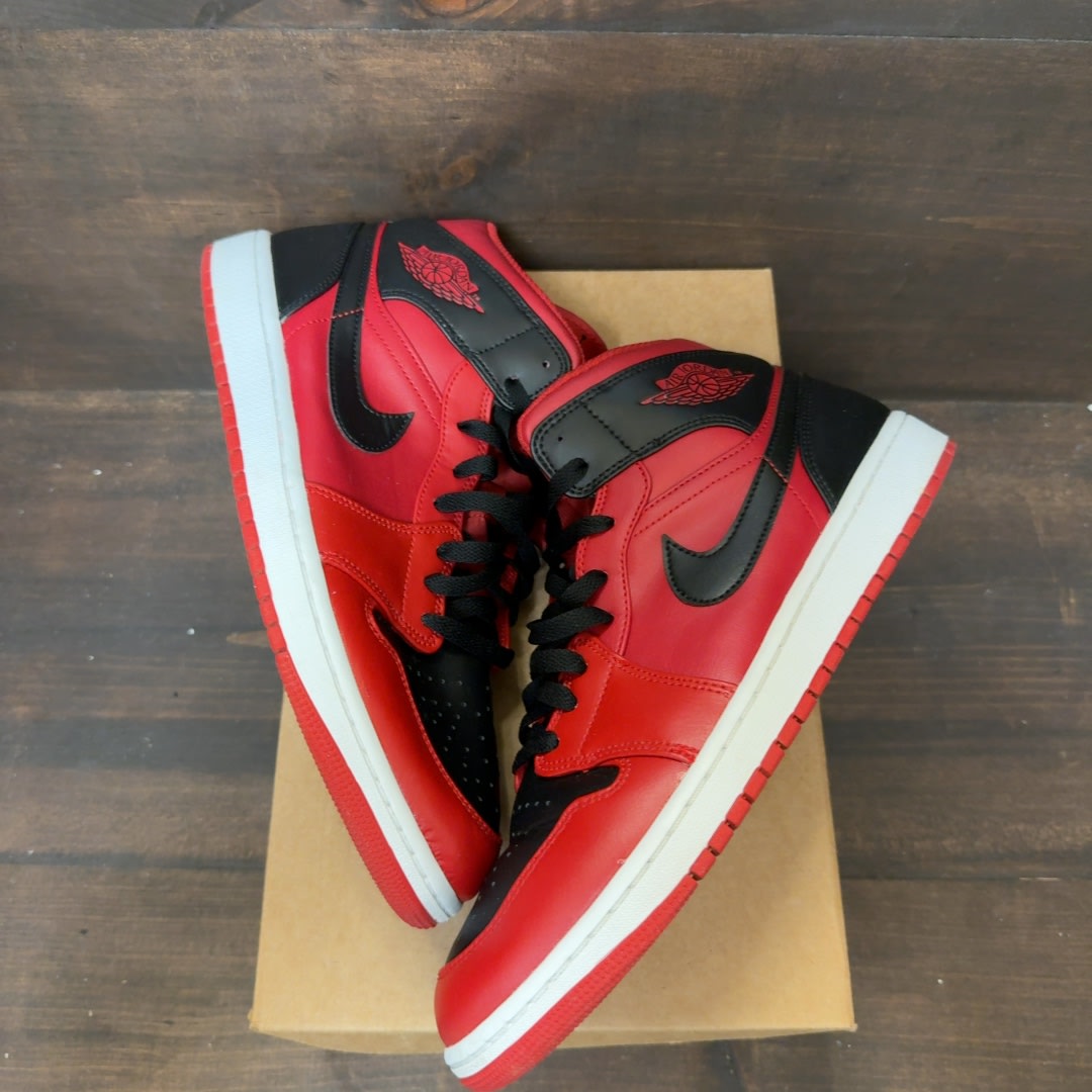 Jordan 1 Mid Reverse Bred (2021) Size 11 (Pre-Owned) - Image 2