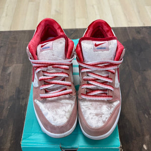 Nike SB Dunk Low StrangeLove Skateboards - Image 2