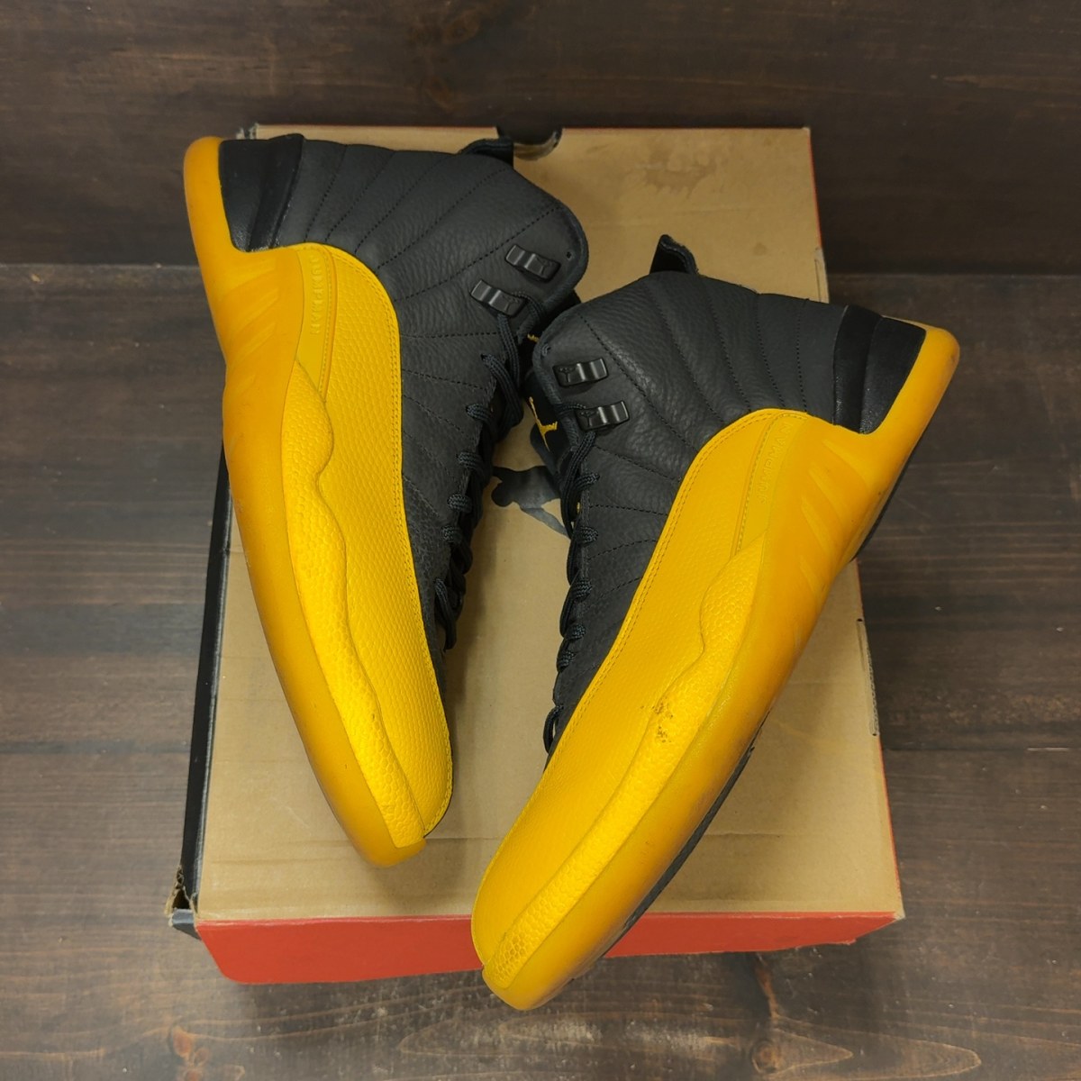 Jordan 12 Retro Black University Gold Size 11 (Pre-Owned) - back