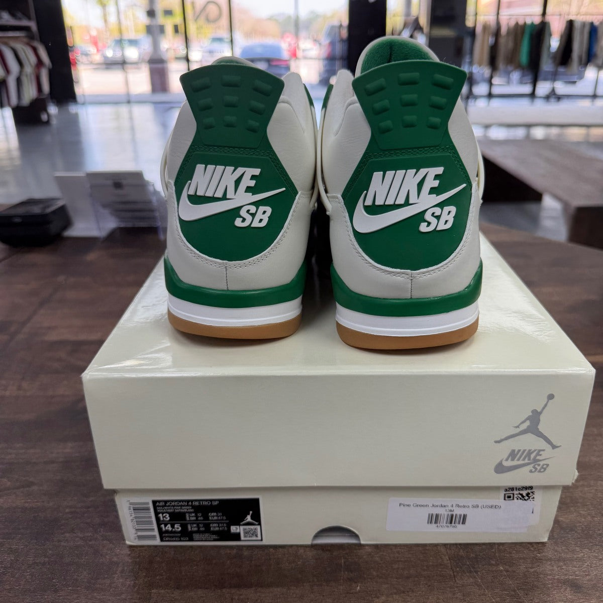 Jordan 4 Retro SB Pine Green - Image 3