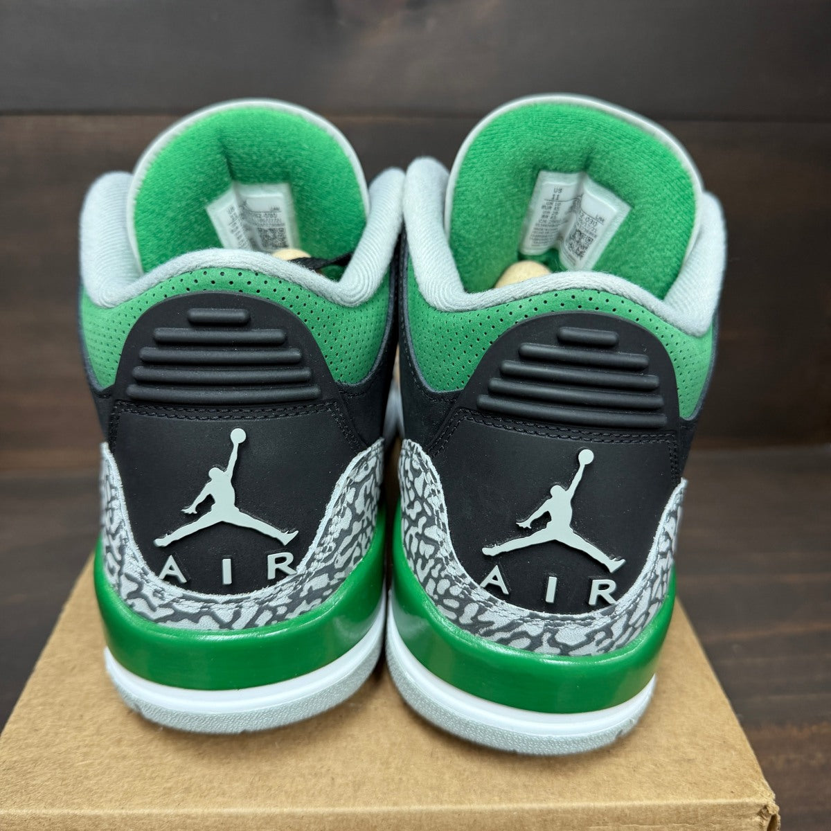 Jordan 3 Retro Pine Green Size 11 (Pre-Owned) - Image 4