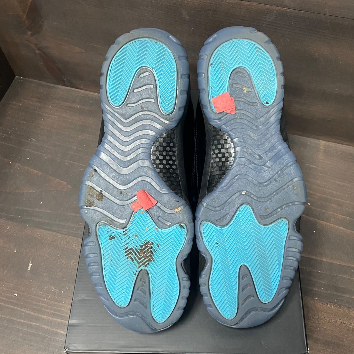 Jordan 11 Retro Gamma Blue (2025) Size 13 (Pre-Owned) - tag