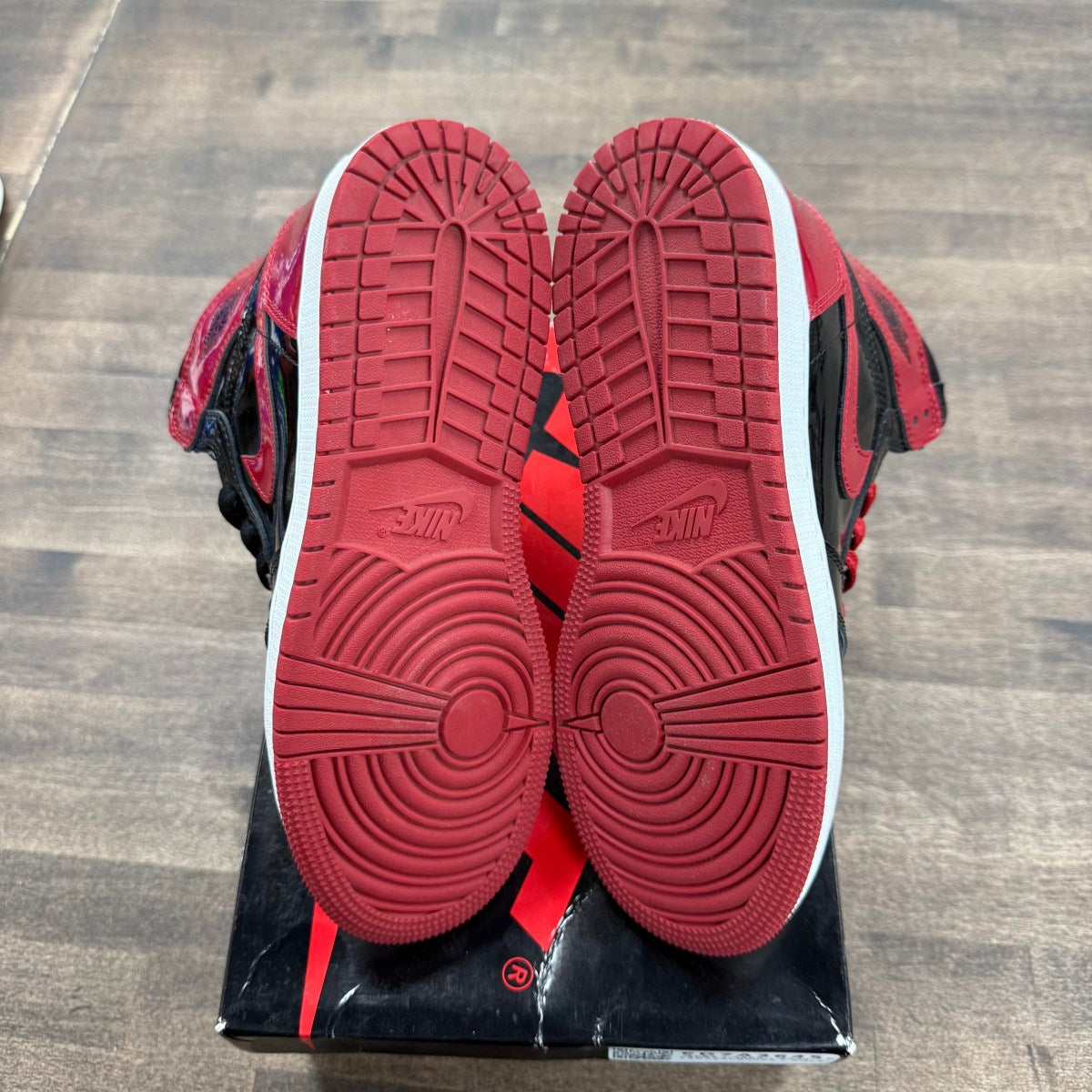 Jordan 1 Retro High OG Patent Bred (GS) - Image 5