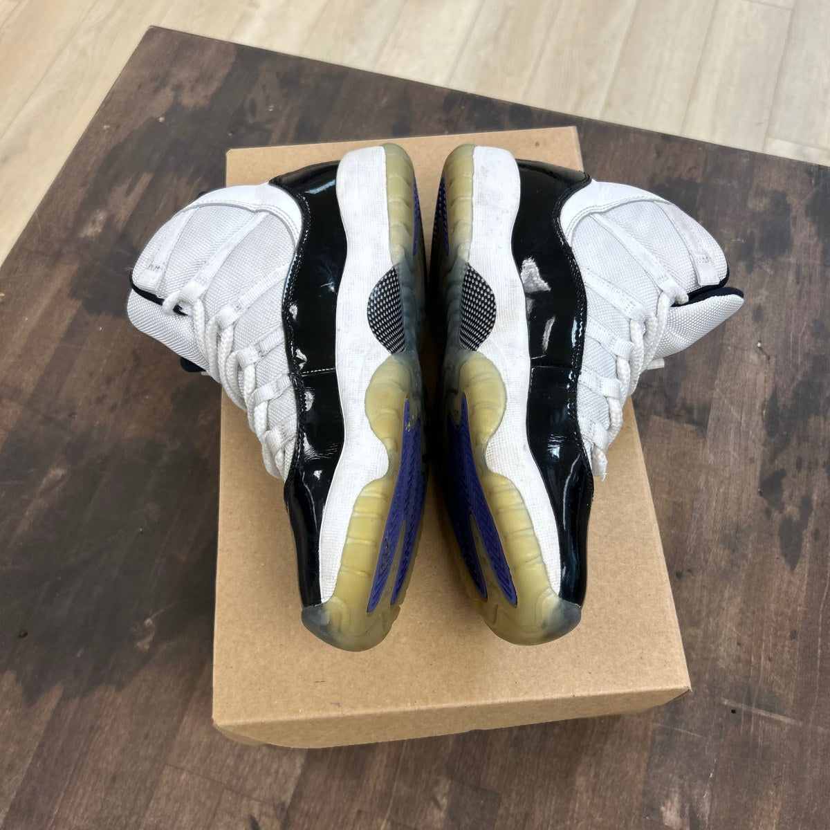 Jordan 11 Retro Concord (2018) (GS) Size 7Y (Pre-Owned) - Image 3