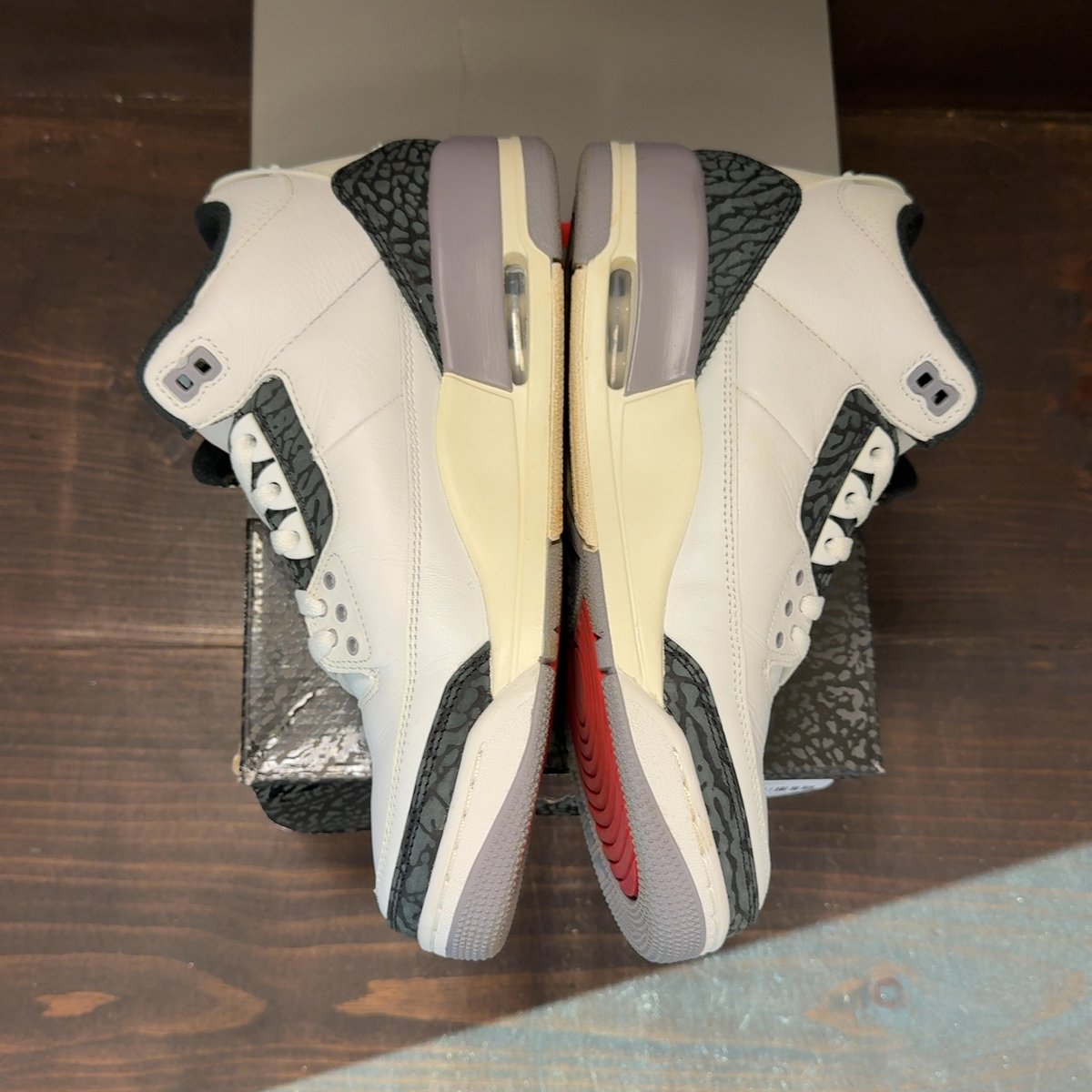 Jordan 3 Retro Cement Grey Size 9 (Pre-Owned) - aux
