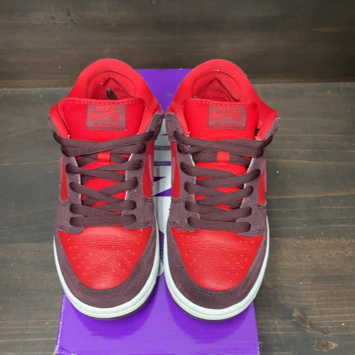 Nike SB Dunk Low Cherry - Image 3