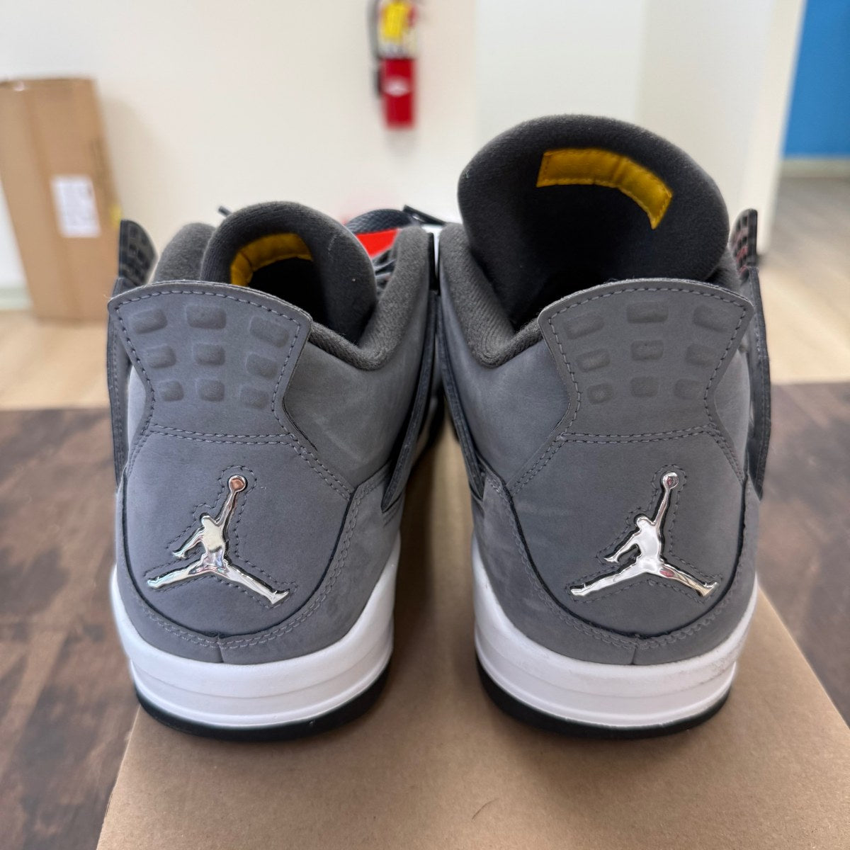 Jordan 4 Retro Cool Grey (2019) Size 12 (Pre-Owned) - Image 3
