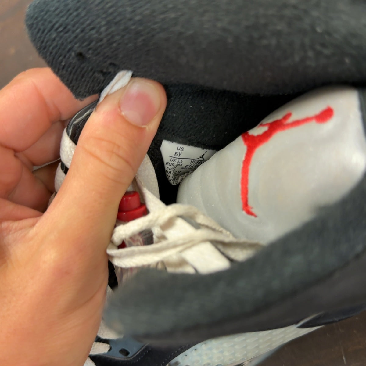 Jordan 5 Retro OG Black Metallic Reimagined (GS) Size 6Y (Pre-Owned) - Image 7