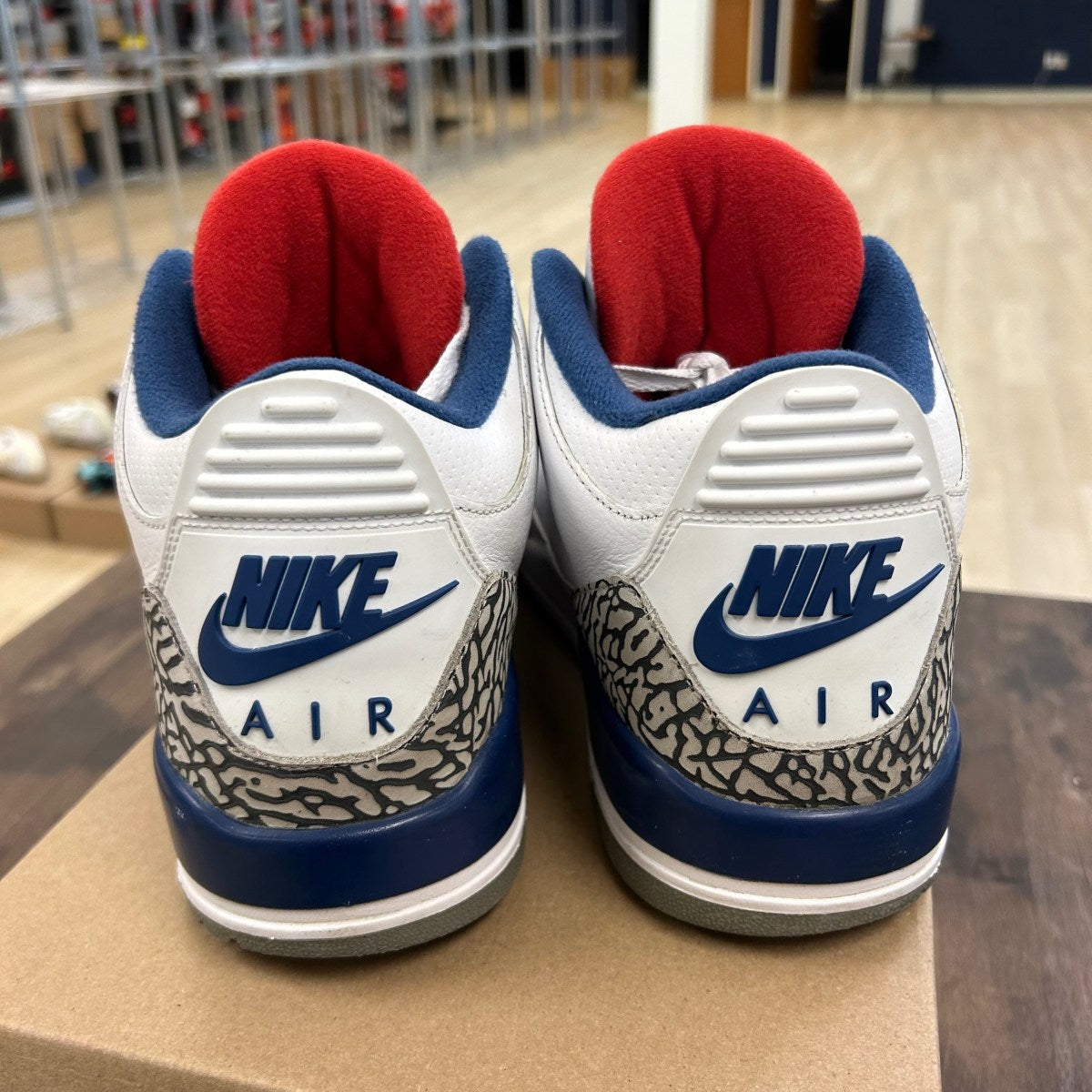 Jordan 3 Retro True Blue (2016) Size 10 (Pre-Owned) - Image 4