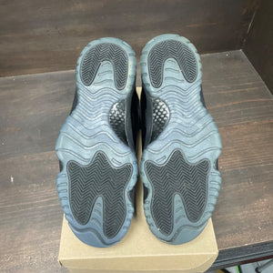 Jordan 11 Retro Cap and Gown Size 11 (Pre-Owned) - Image 4