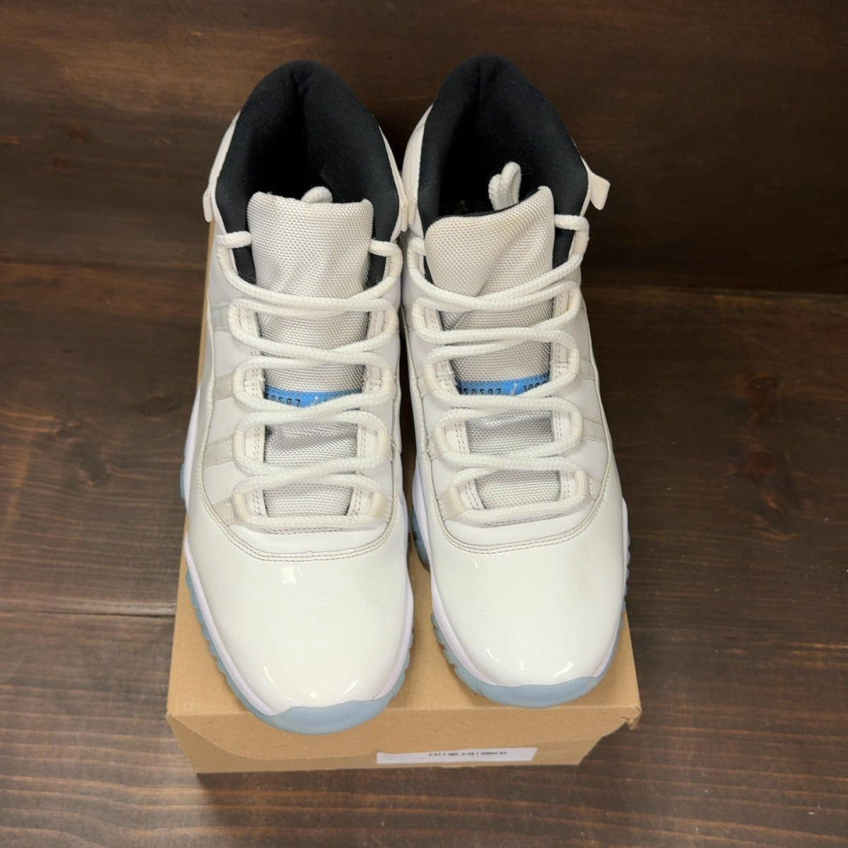 Jordan 11 Retro Legend Blue (2024) Size 11 (Pre-Owned) - Image 3