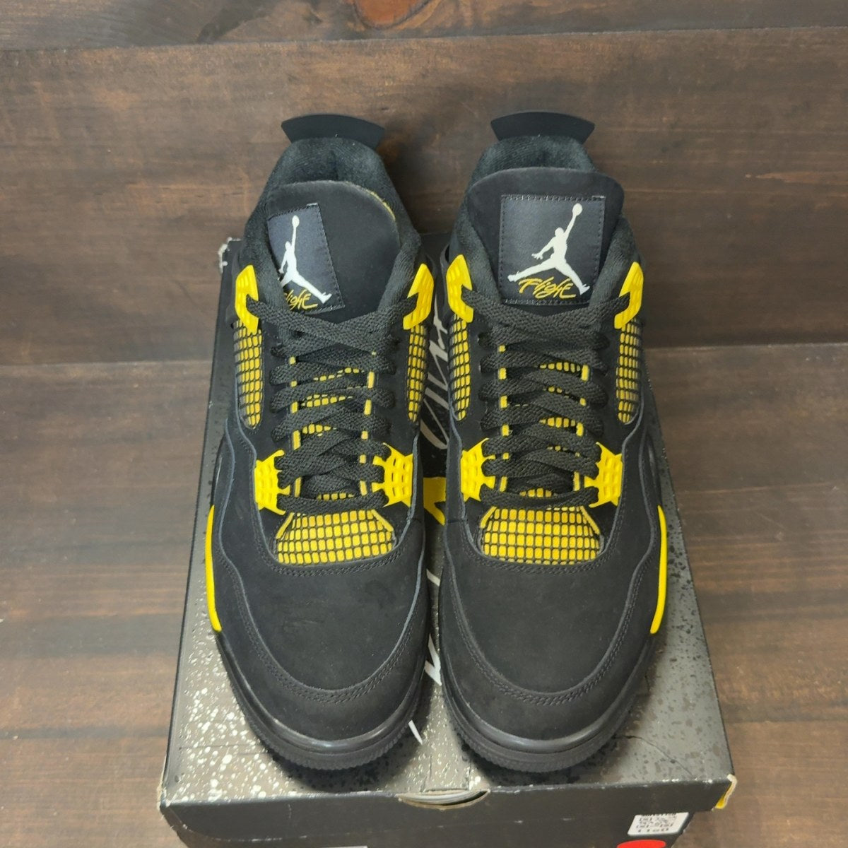 Jordan 4 Retro Thunder (2023) - Image 3