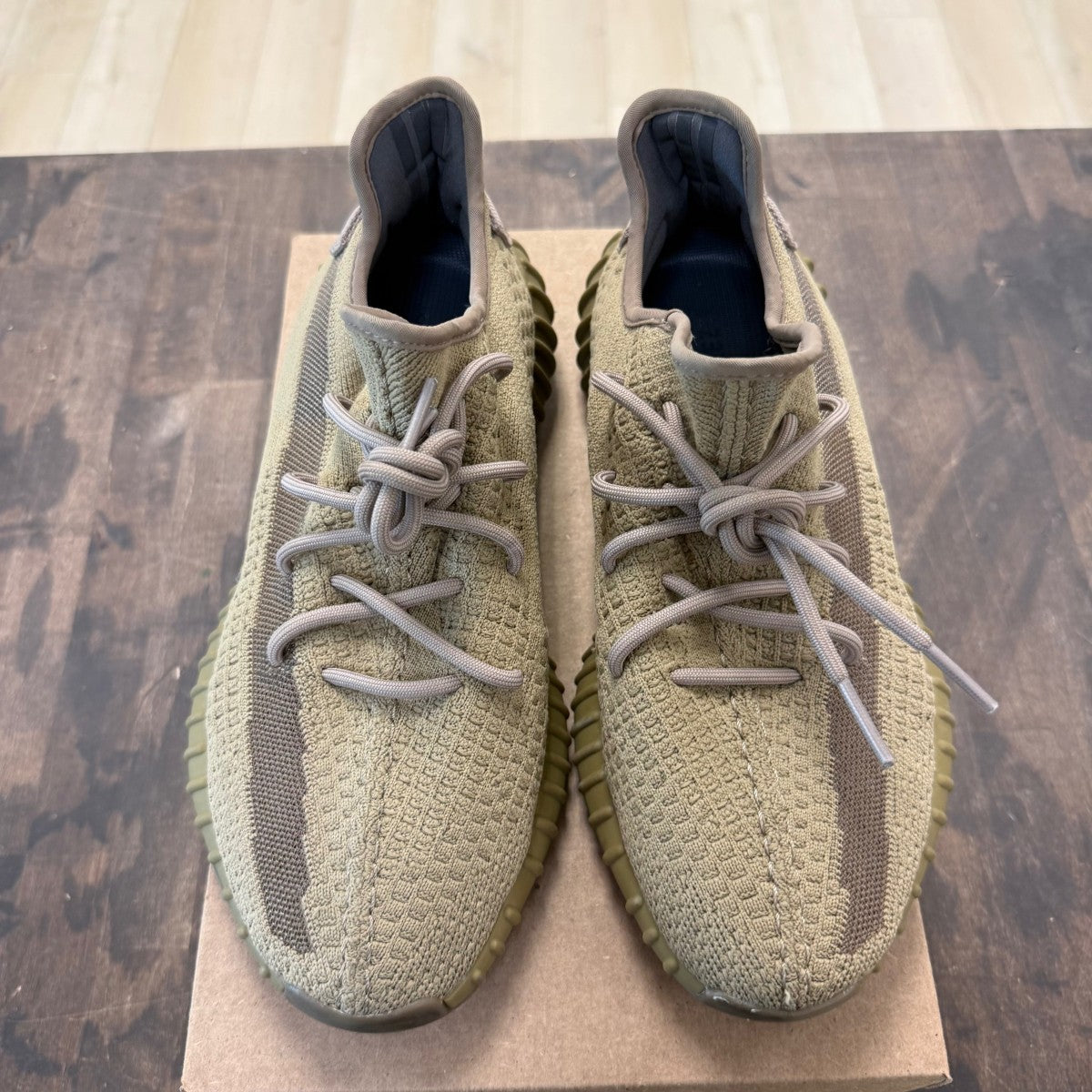 adidas Yeezy Boost 350 V2 Earth Size 10 (Pre-Owned) - Image 2