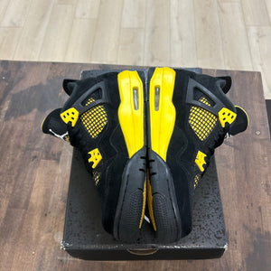 Jordan 4 Retro Thunder (2023) (GS) - Image 3