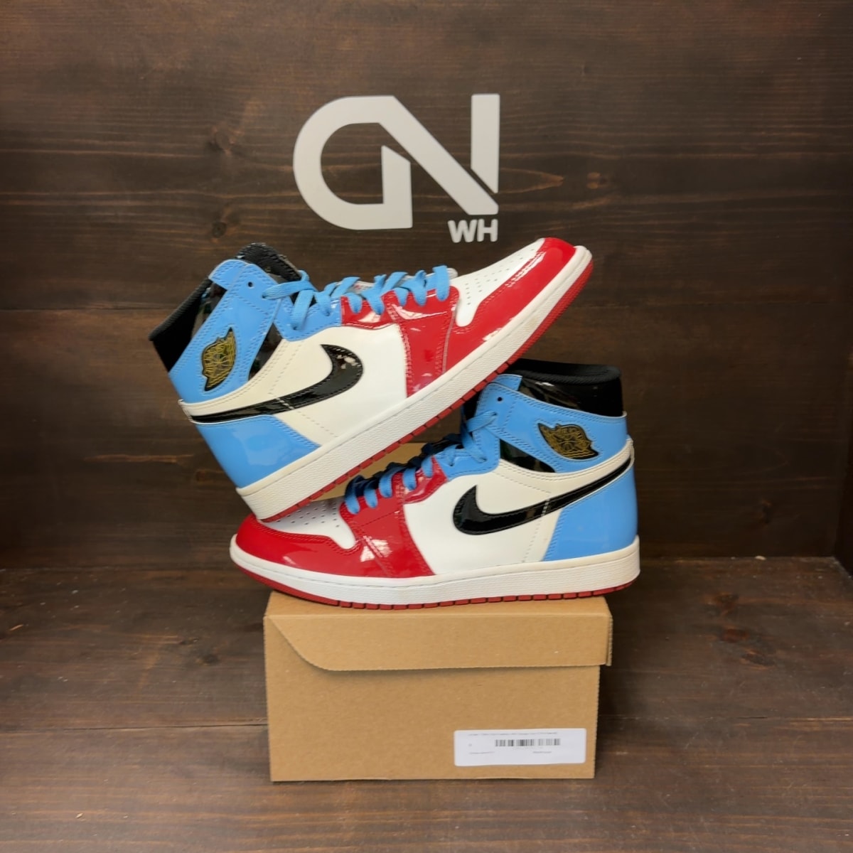 Jordan 1 Retro High Fearless UNC Chicago Size 9 (Pre-Owned) - Image 1