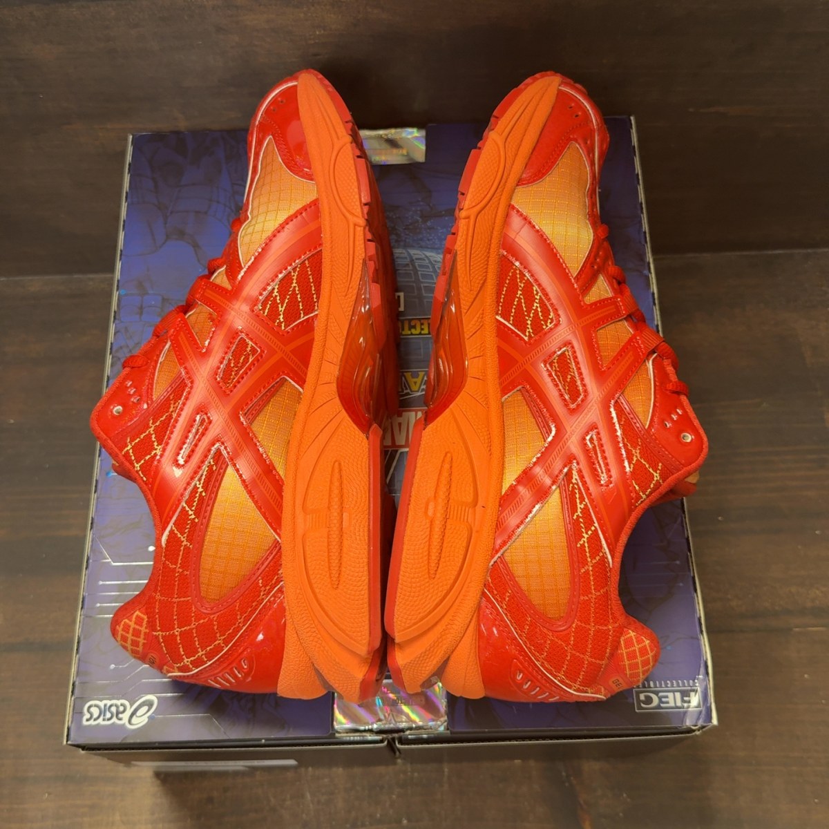 ASICS Gel-Nimbus 10.1 Kith Marvel vs. Capcom Iron Man vs. Mega Man Sealed Box (Comic Included) Size 11.5 (Pre-Owned) - Image 6