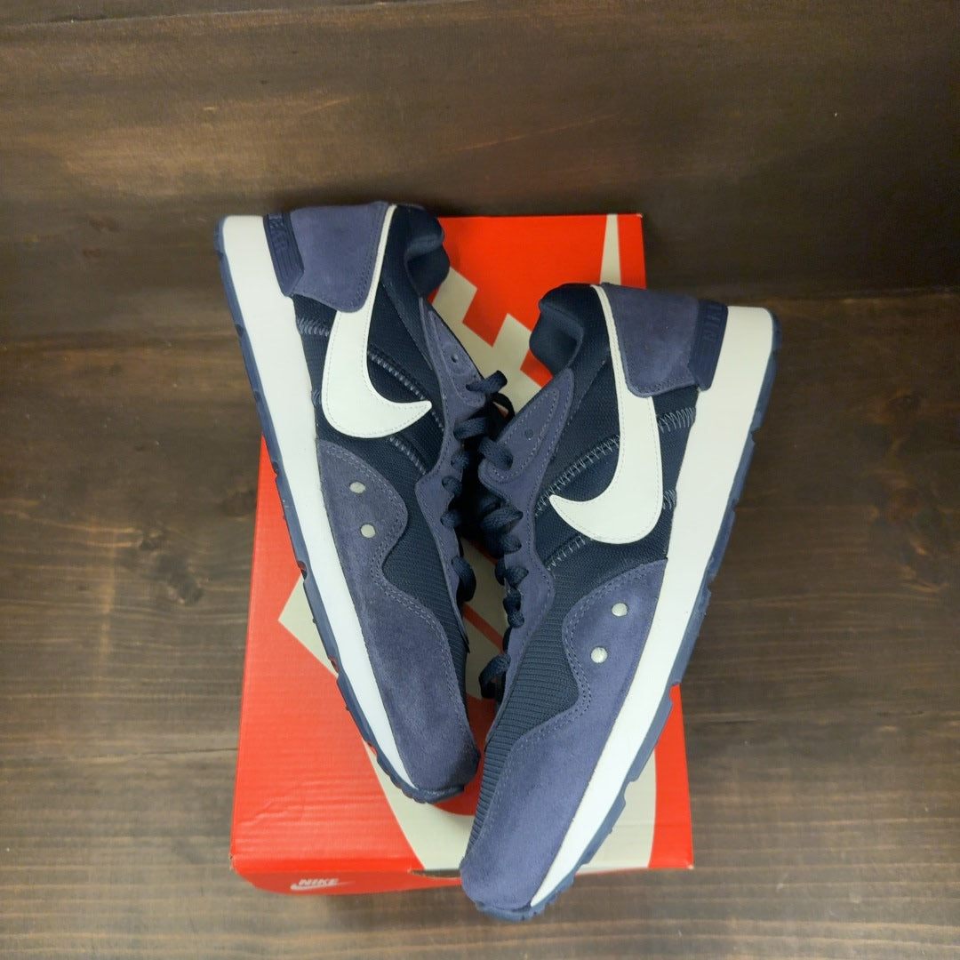 Nike Venture Runner Midnight Navy Size 10 (Pre-Owned)