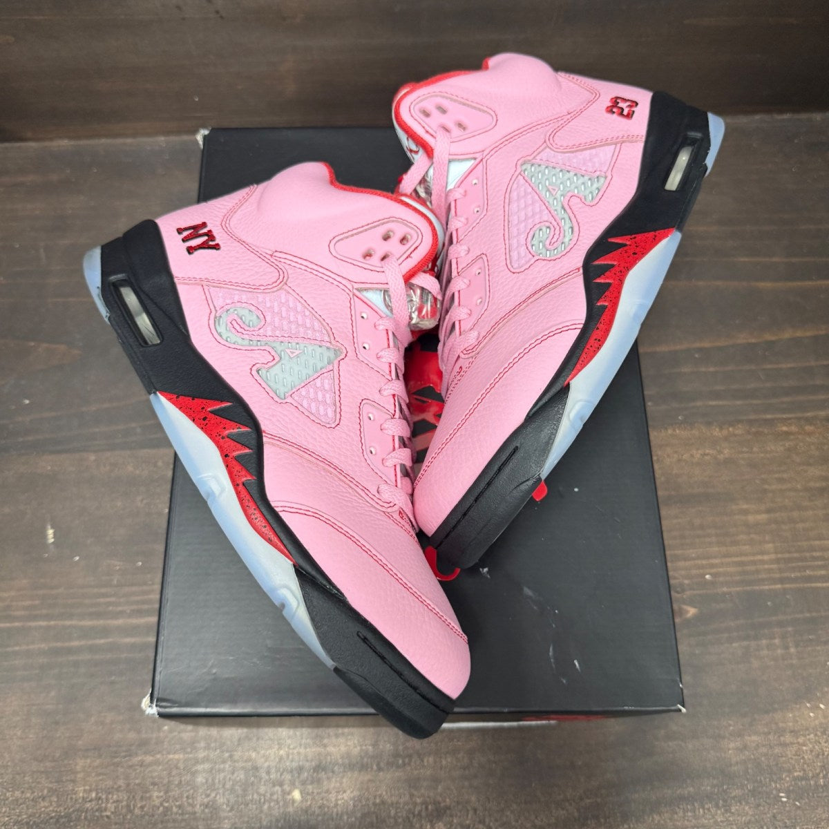 Jordan 5 Retro Awake NY Arctic Pink - Image 2