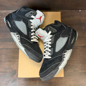 Jordan 5 Retro OG Black Metallic Reimagined Size 8 (Pre-Owned) - Image 2