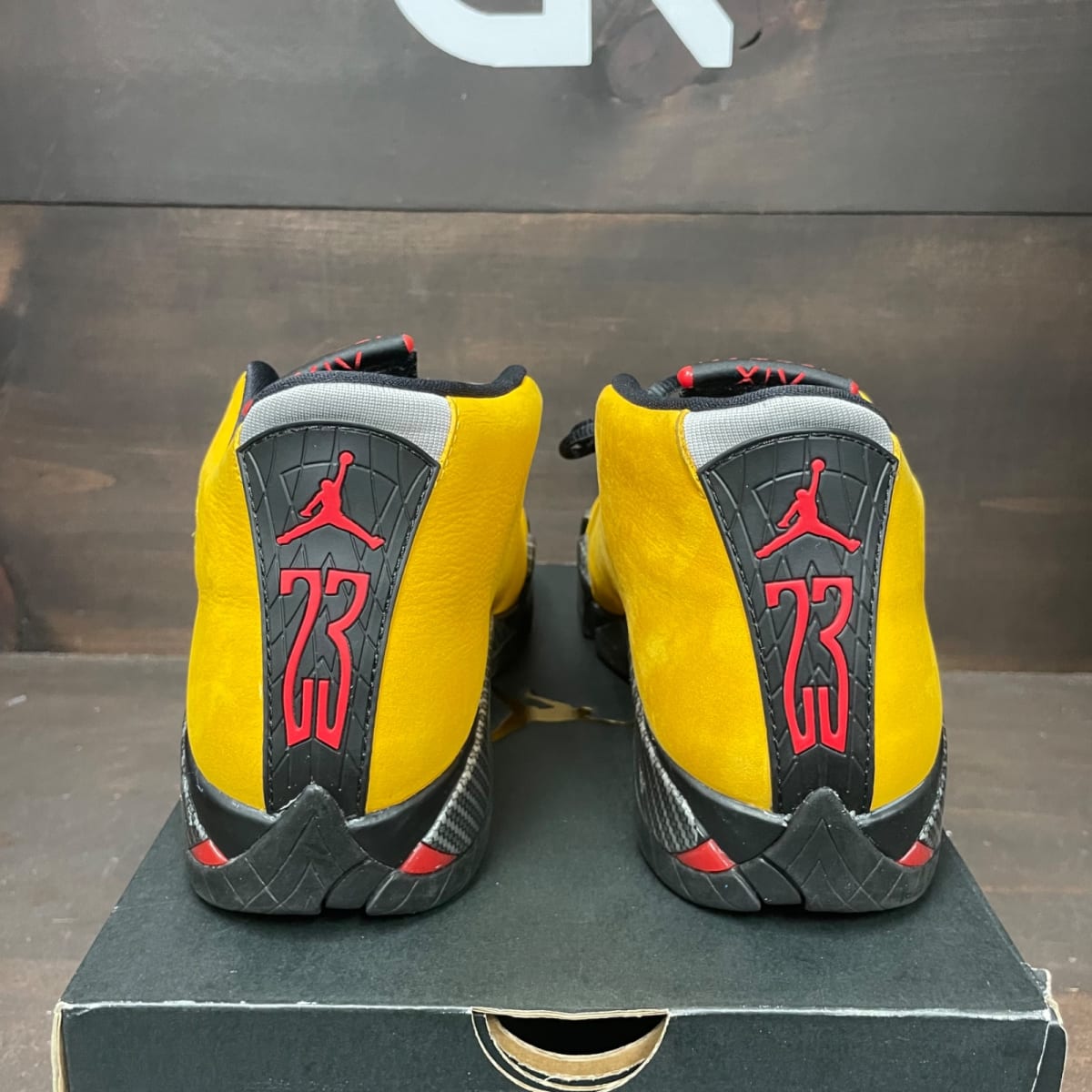 Jordan 14 Retro University Gold (GS) Size 7Y (Pre-Owned) - side