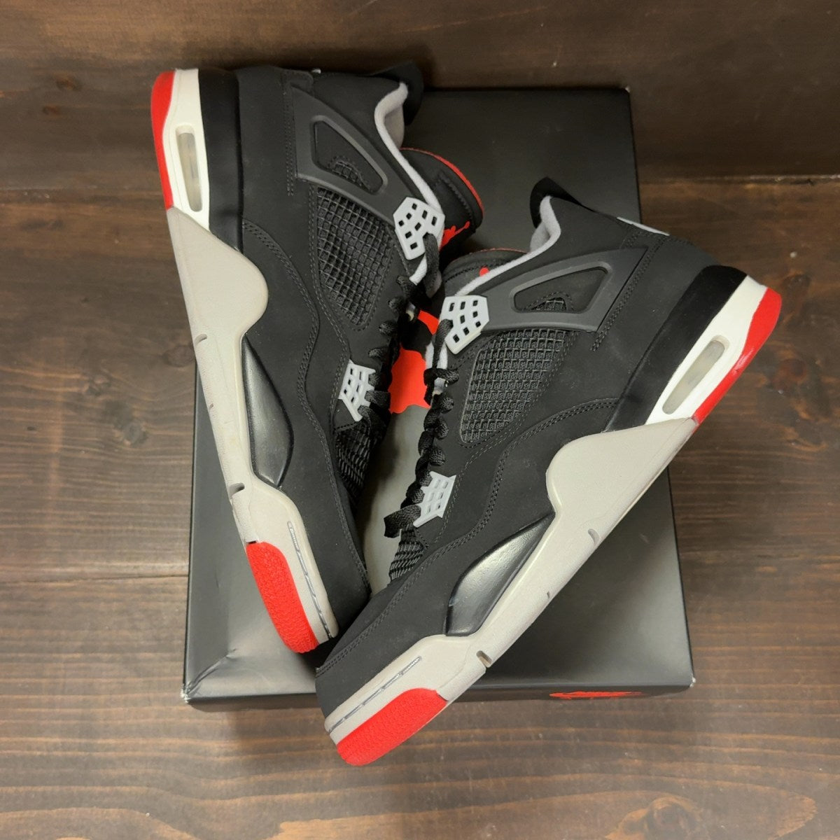 Jordan 4 Retro Bred (2019) - Image 2