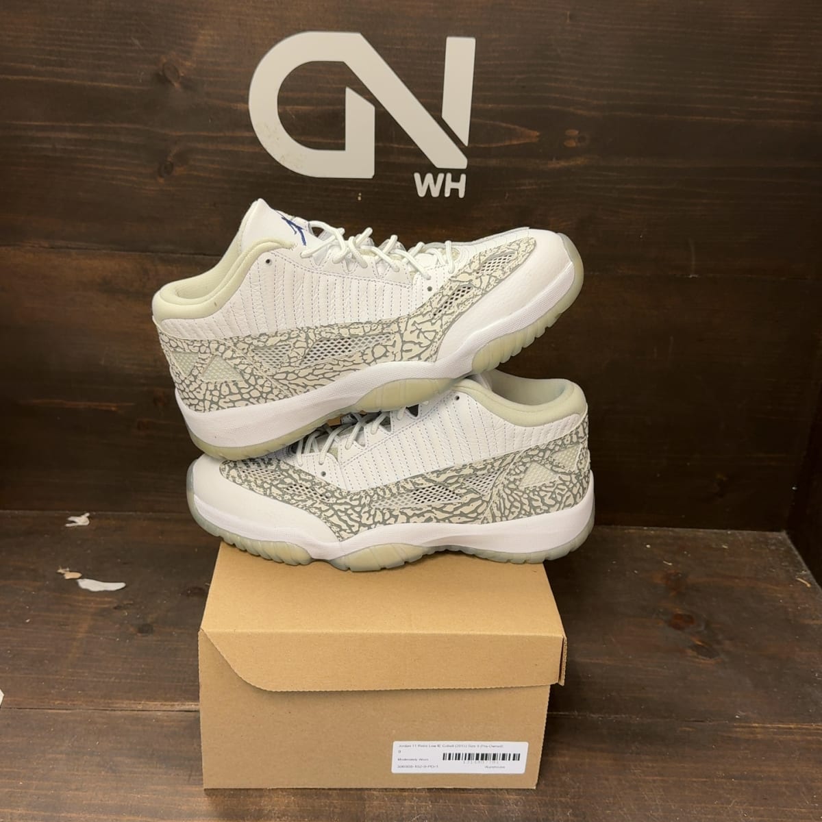 Jordan 11 Retro Low IE Cobalt (2015) Size 9 (Pre-Owned) - front