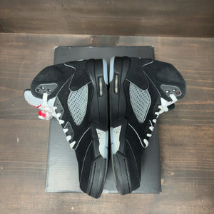 Jordan 5 Retro OG Black Metallic Reimagined Size 9.5 (Pre-Owned)