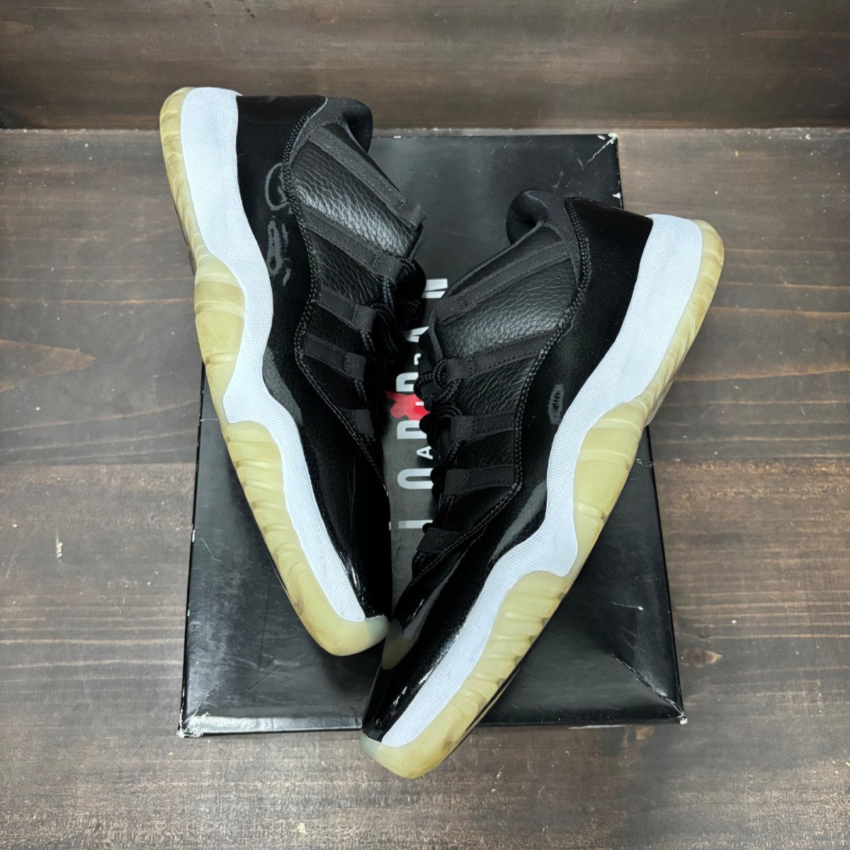 Jordan 11 Retro Low 72-10 - Image 2