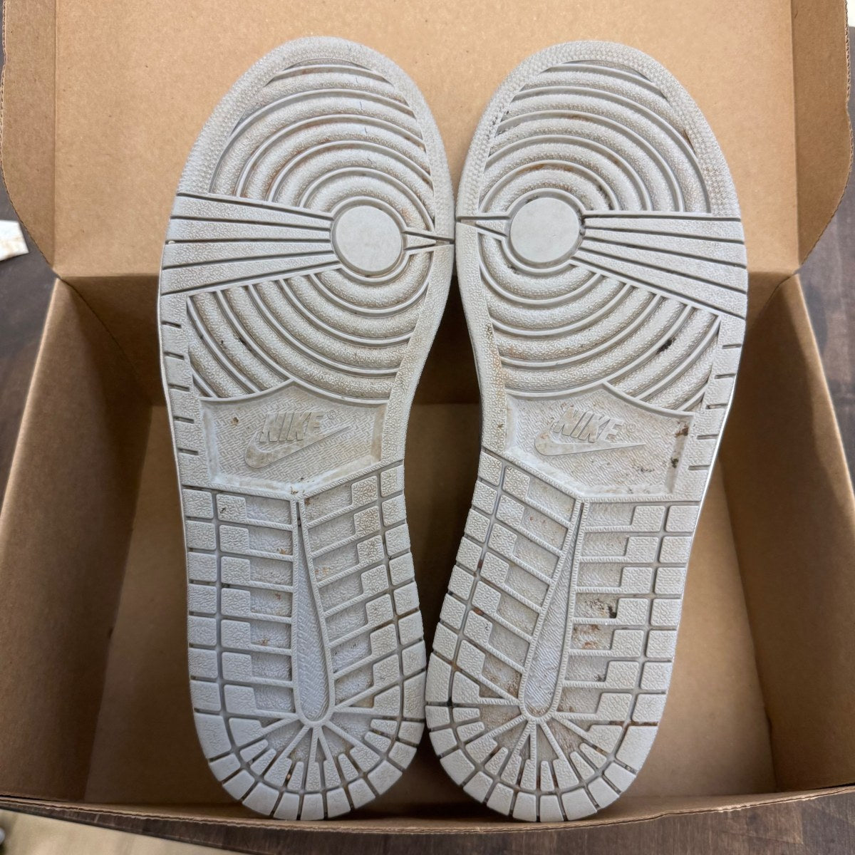Jordan 1 Retro Mid Wolf Grey Cool Grey Size 12 (Pre-Owned) - Image 3