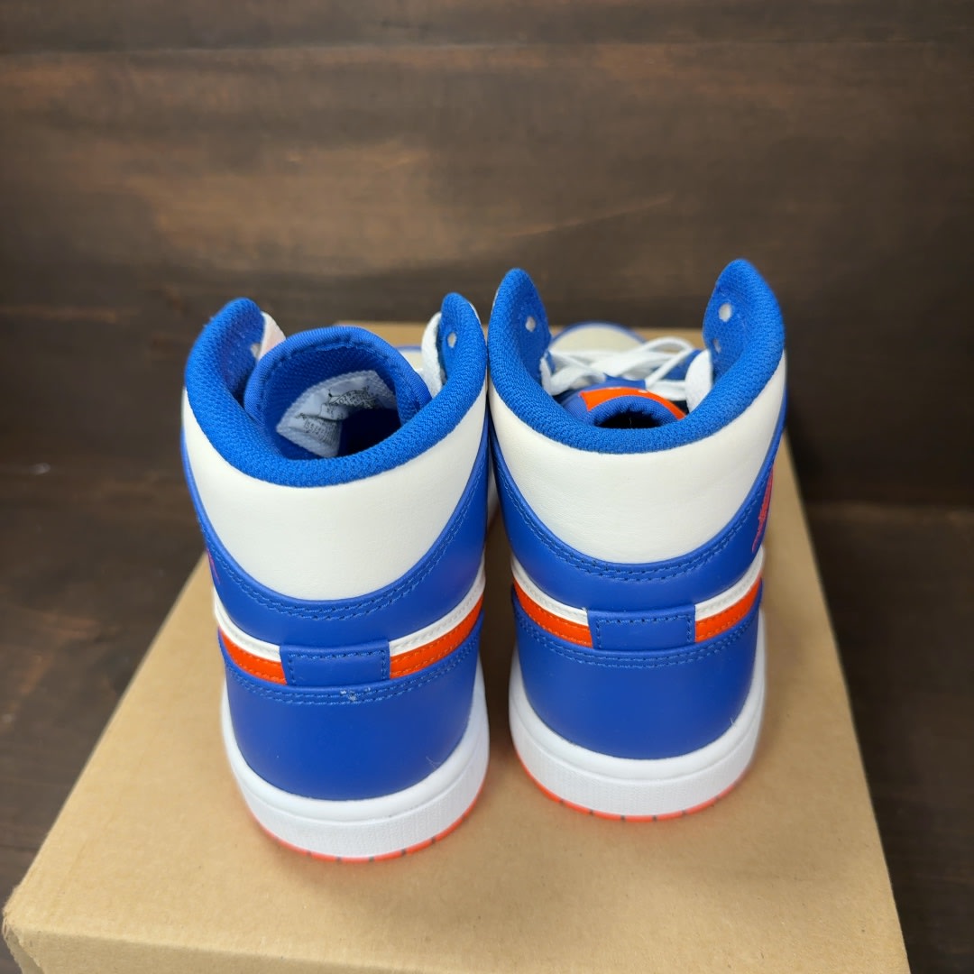 Jordan 1 Mid Knicks Size 4 (Pre-Owned) - Image 4