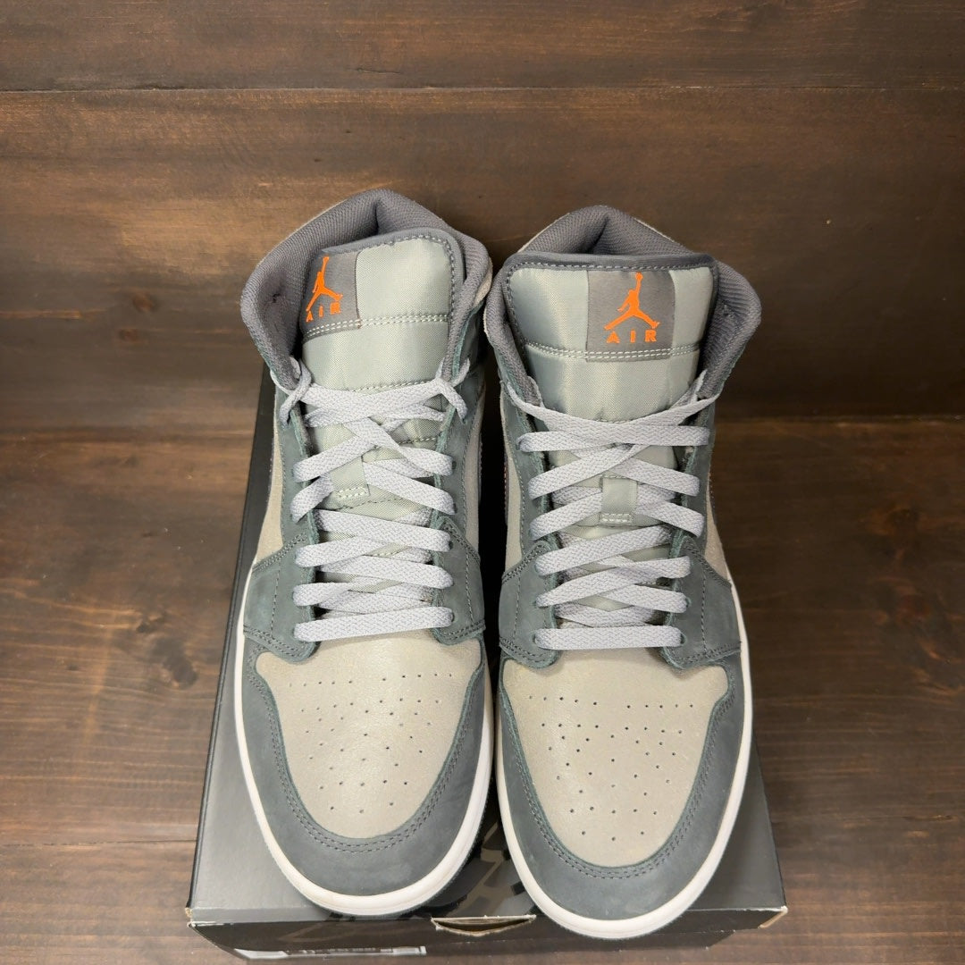 Jordan 1 Mid SE Night Stadium - Image 3