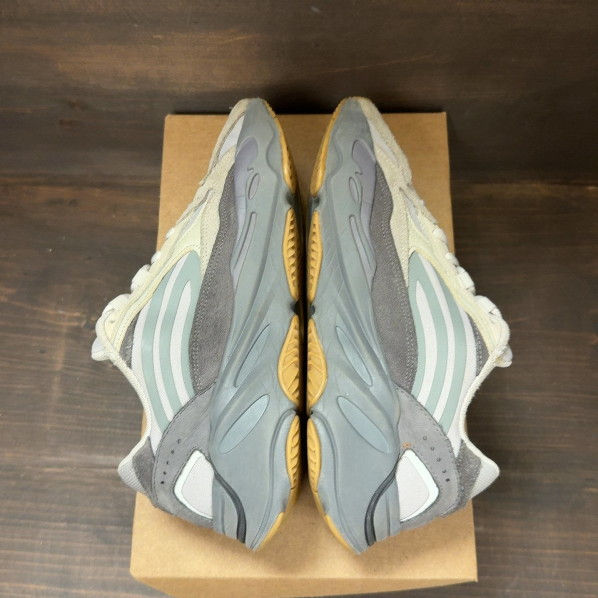 adidas Yeezy Boost 700 V2 Tephra Size 9 (Pre-Owned) - Image 6