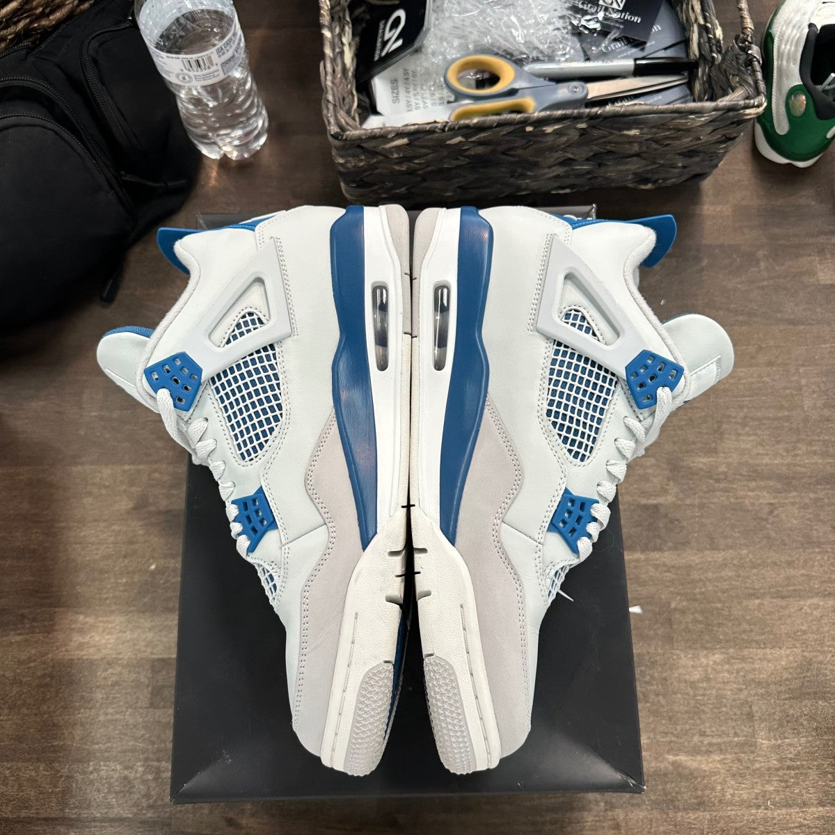 Jordan 4 Retro Military Blue (2024) - Image 3