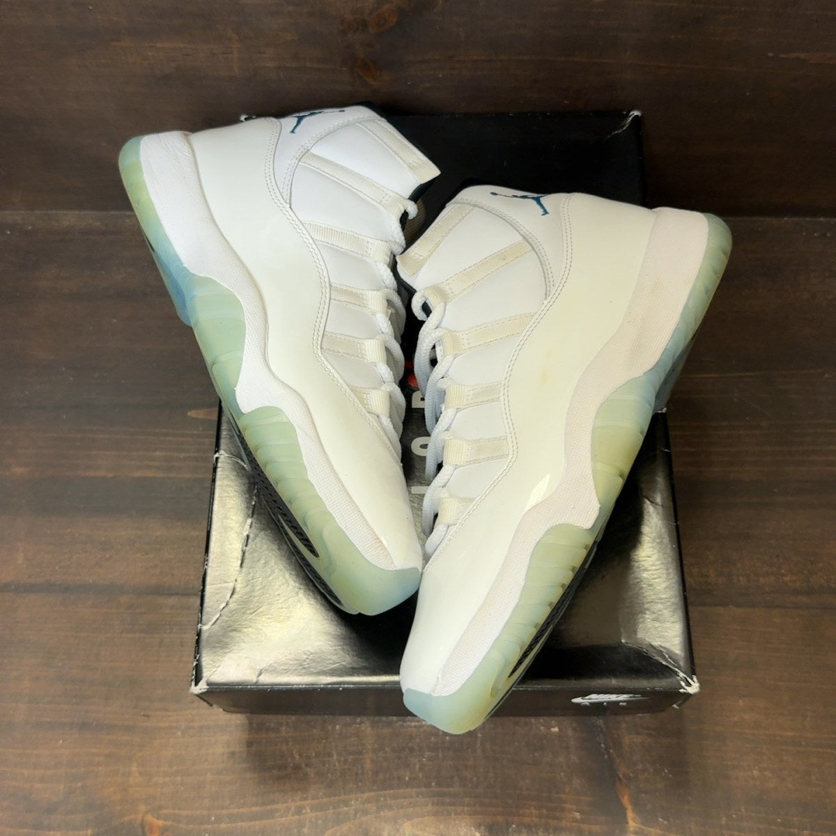 Jordan 11 Retro Legend Blue (2024) - Image 2
