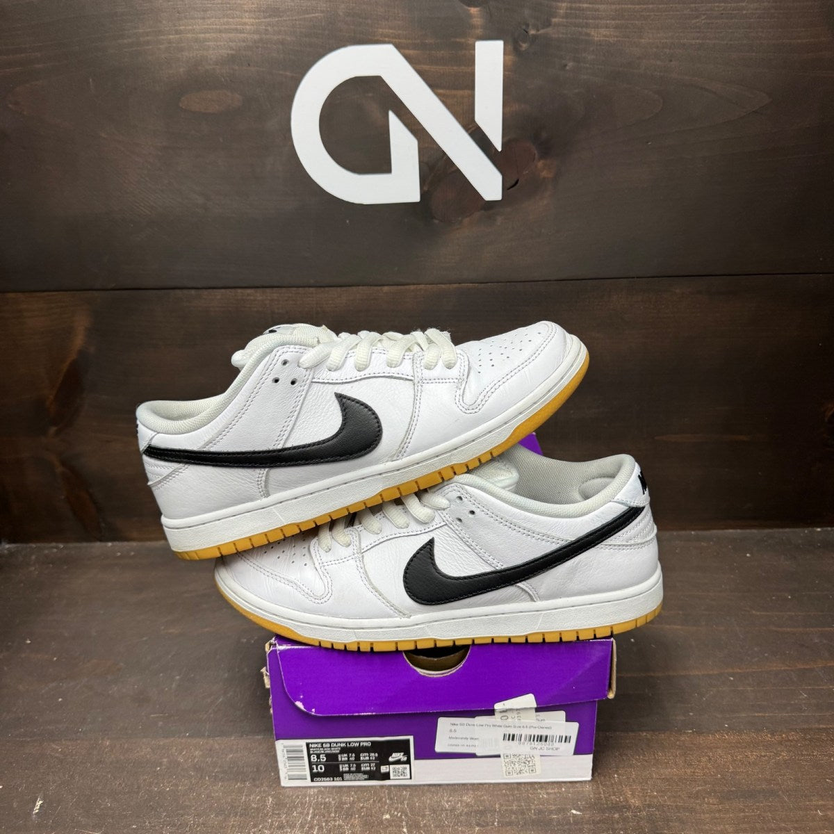 Nike SB Dunk Low Pro White Gum Size 8.5 (Pre-Owned) - front