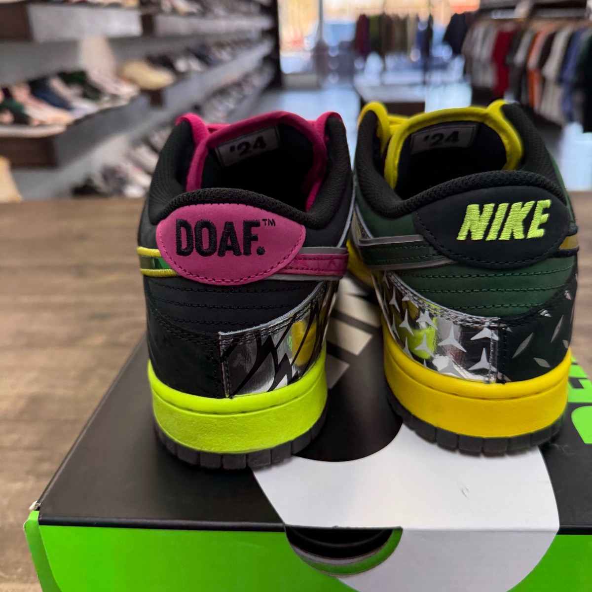 Nike Dunk Low What the Duck Home University of Oregon PE Size 10 (Pre-Owned) - Image 4