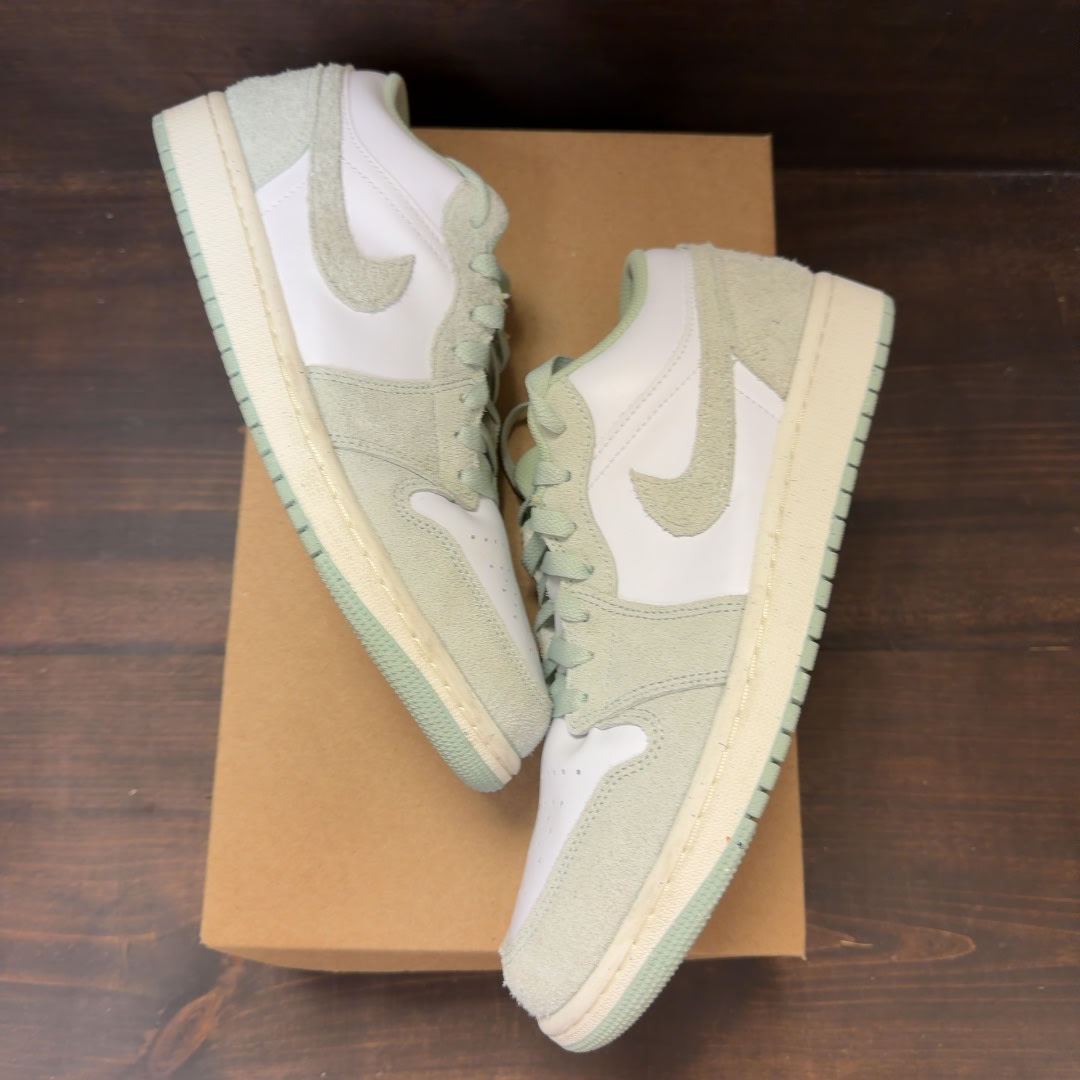 Jordan 1 Low SE Seafoam Size 9.5 (Pre-Owned) - Image 2