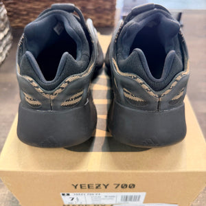 adidas Yeezy 700 V3 Clay Brown - Image 4