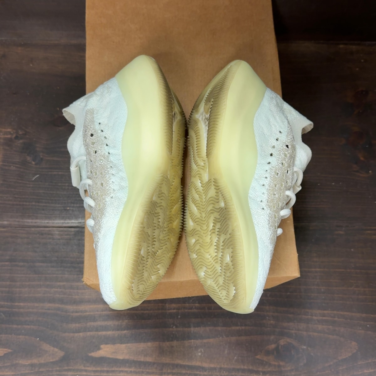 adidas Yeezy Boost 380 Calcite Glow Size 5 (Pre-Owned) - Image 4